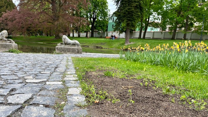 V sobotu ho otvorili, už v nedeľu bol zničený. Nový park pri Bratislave ovládli vandali