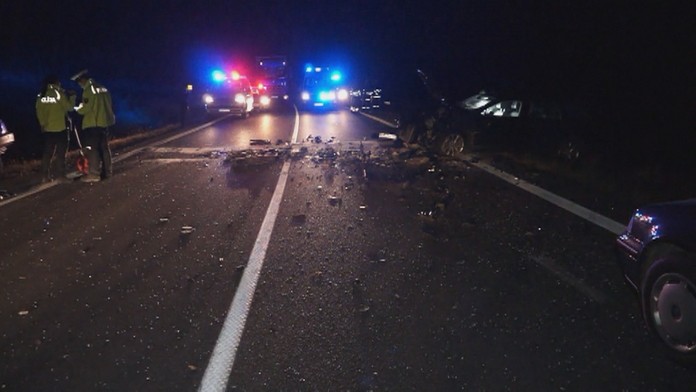 Dokumentovanie dopravnej nehody na ceste medzi Torňaľou a Rimavskou Sobotou.