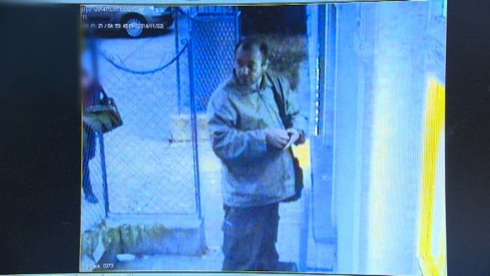 Muž, ktorý si zobral cudzie peniaze.