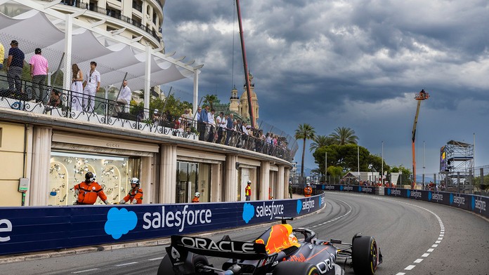 Veľká FOTOGALÉRIA: Keď vás od monopostov delia centimetre. Formula v Monaku bola opäť veľká šou plná celebrít