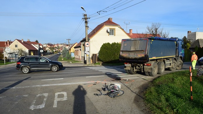 Cyklistka v Radošovciach neprežila tragickú zrážku s nákladným autom