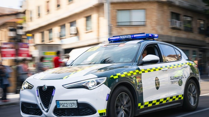 Odstránil si odtlačky prstov. Zadržali „muža tisícich mien“