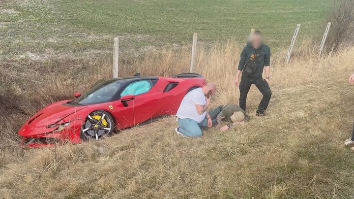 Vodič Dacie odkazuje vodičovi Ferrari z kolízie: „Som si vedomý, že chybu som urobil ja a mrzí ma to...“