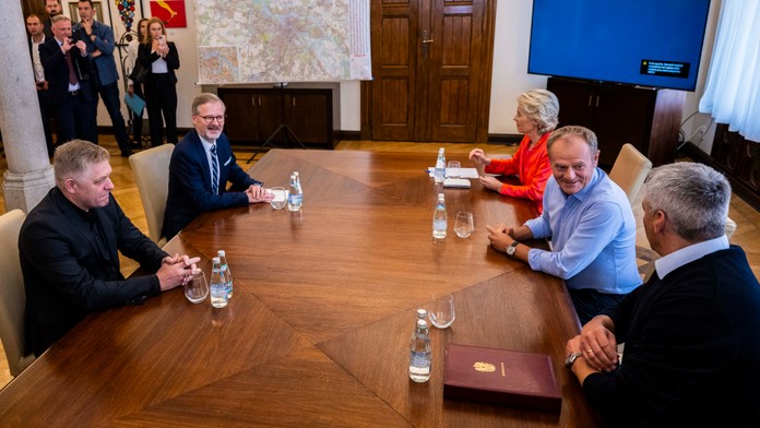 Robert Fico na stretnutí s Ursulou von der Leyenovou, Petrom Fialom, Donaldom Tuskom a Karlom Nehammerom