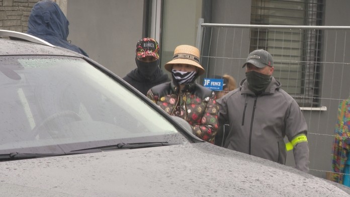 Zuzana Plačková po zadržaní NAKA v rozostavanom dome v Miloslavove.