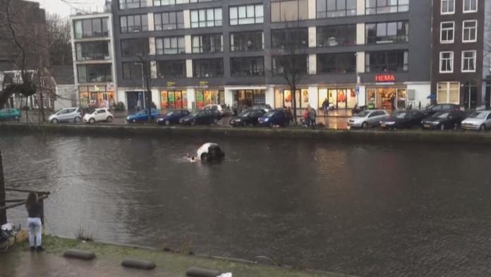 Záchranná akcia v Holandsku.