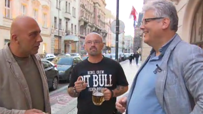 Minister pri debate s fajčiarmi.