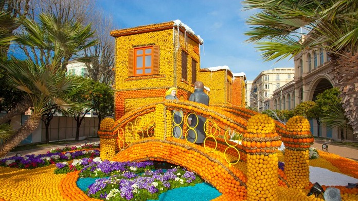 Citrusový festival v Mentone.