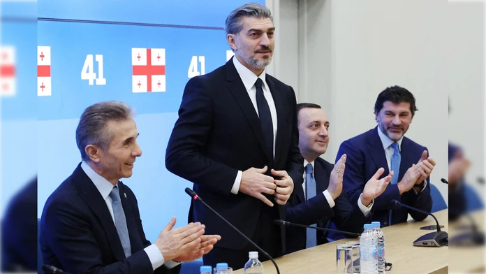 Nemal vzdelanie ani na šéfovanie gruzínskemu futbalu. Niekdajší hráč Manchestru City bude kandidovať za prezidenta