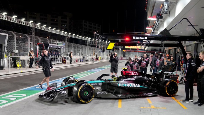 Prvé dva tréningy na VC Las Vegas ovládol Hamilton. Verstappenovi sa nedarilo podľa predstáv