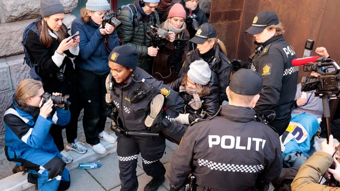 Aktivistku Gretu Thunbergovú zadržali. Protestovala proti veterným turbínam