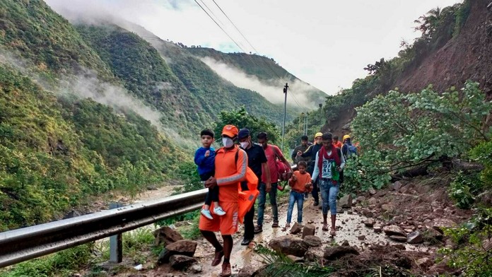 Záplavy a zosuvy pôdy v Indii