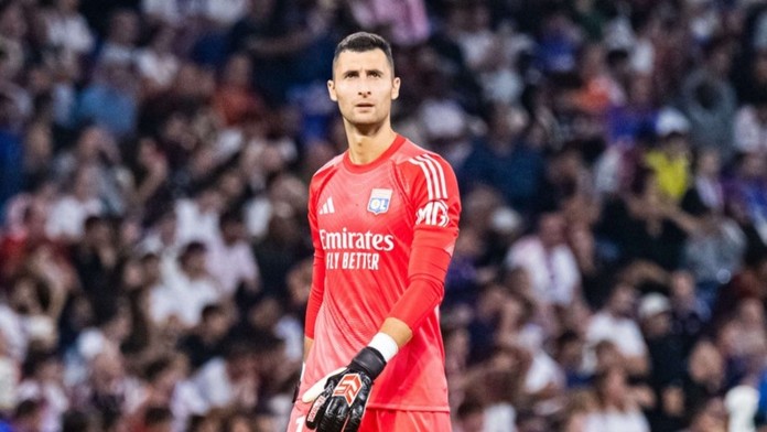 VIDEO: Greif asistoval aj trikrát inkasoval. Lyon prišiel na pôde nováčika o pohodlné vedenie