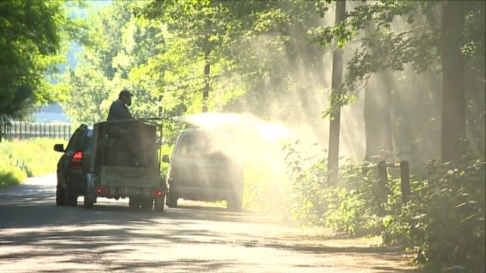Úrady začali s postrekom.