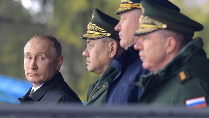 Ruské bezpečnostné služby vyzvali Putina, aby odvolal Šojgua a vyhlásil úplnú mobilizáciu