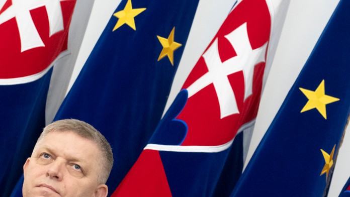 R. Fico: Informoval som Ursulu von der Leyenovú, že nová slovenská vláda nebude vojensky podporovať Ukrajinu