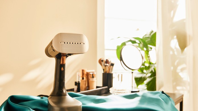 Ako vyžehliť aj odolné záhyby s naparovacou žehličkou