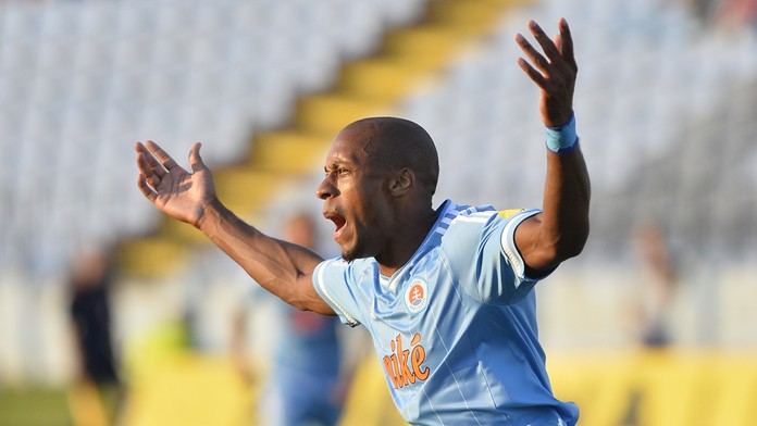 Hráč Slovana Mitchell Schet sa teší po strelení gólu počas zápasu Slovan Bratislava - DAC 1904 Dunajská Streda.