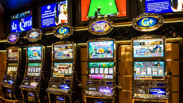 Čech vyhral v kasíne poriadny balík. Dvojica, ktorá ho sprevádzala domov, mu všetko ukradla