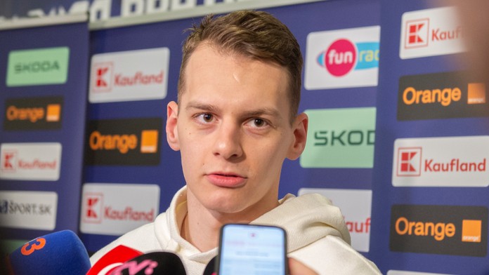 Pred rokom zostal v tieni Fehérváryho, teraz si pýta už tretiu účasť na MS. Mladý bek stále poškuľuje po NHL