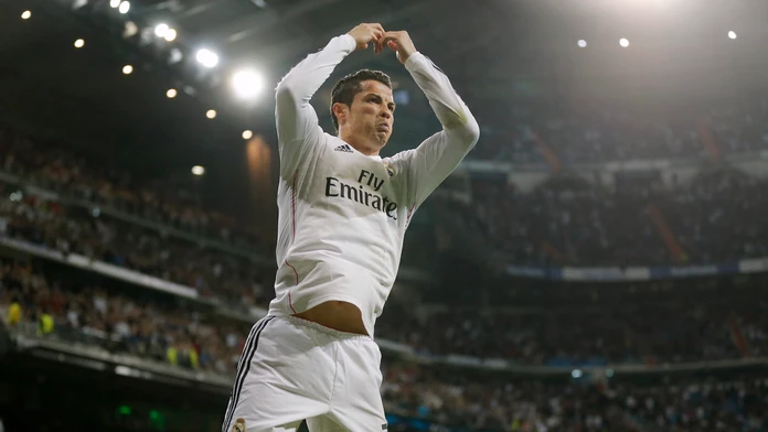 Futbalista Realu Madrid Cristiano Ronaldo sa teší po z gólu.