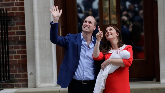 Kate Middleton a princ William predstúpili pred dav