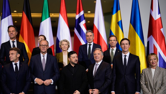 Putinovu vojnovú mašinériu majú odstrašiť  „mnohonárodné sily“. Európania chcú, aby dohliadali na mier na Ukrajine