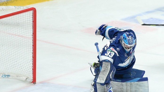 Na snímke brankár Nitry Libor Kašík