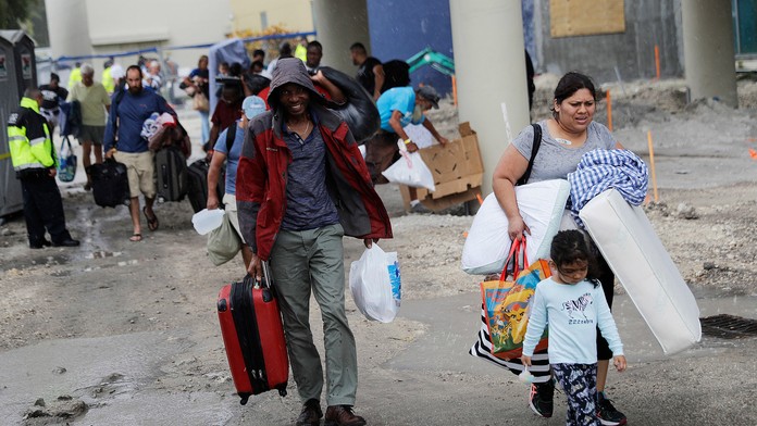 Evakuácia ľudí v Miami pred hurikánom Irma.