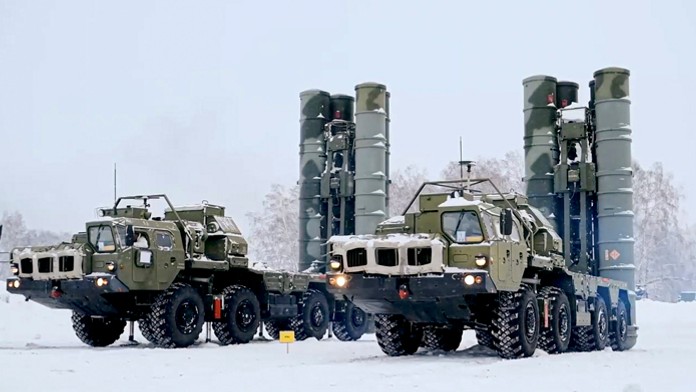 Ruské protiraketové obranné systémy S-400.