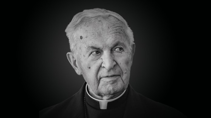 Posledná rozlúčka s kardinálom Tomkom: Záverečný obrad bude viesť pápež František