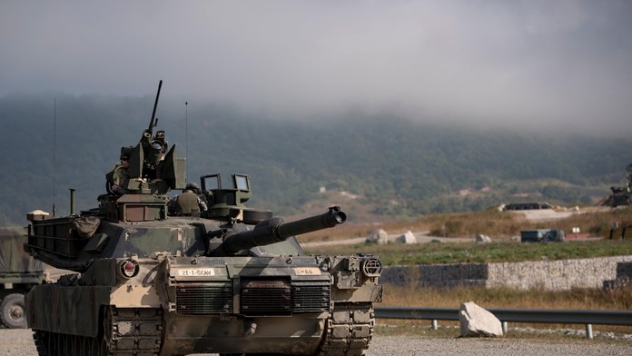 Ukrajina nasadila prvé tanky z Austrálie, ďalšie sú na ceste. Dodávky zdržal odpor USA