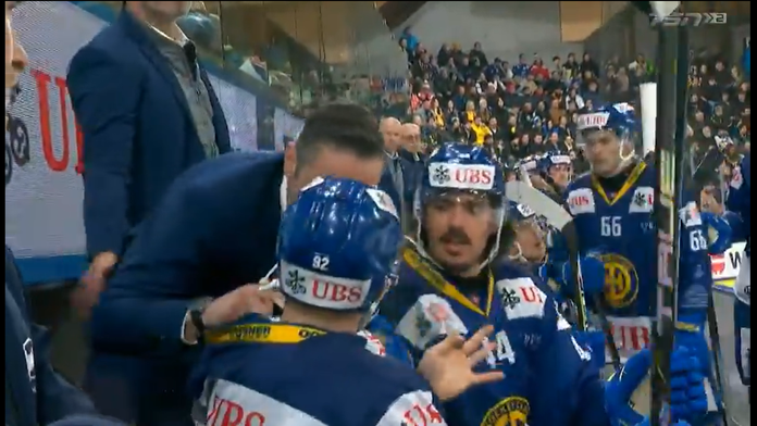 VIDEO: Moment, ktorý sa len tak nevidí. Jurčo sa dostal do konfliktu s trénerom priamo na striedačke