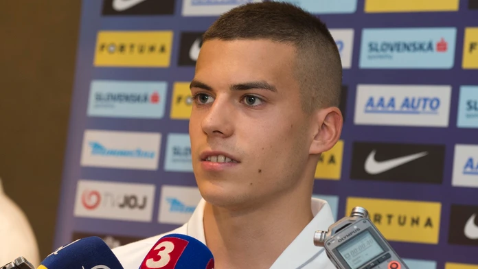 Slovenský futbalový reprezentant László Bénes v rozhovore s novinármi po príchode na reprezentačný zraz.