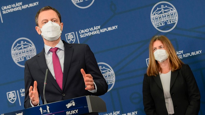 Premiér Eduard Heger.