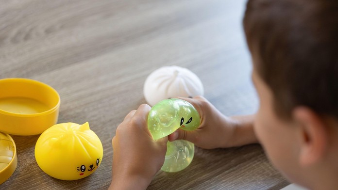 Pozor na tento výrobok: Na prvý pohľad neškodná hračka poslala dieťa do nemocnice s ťažkými popáleninami