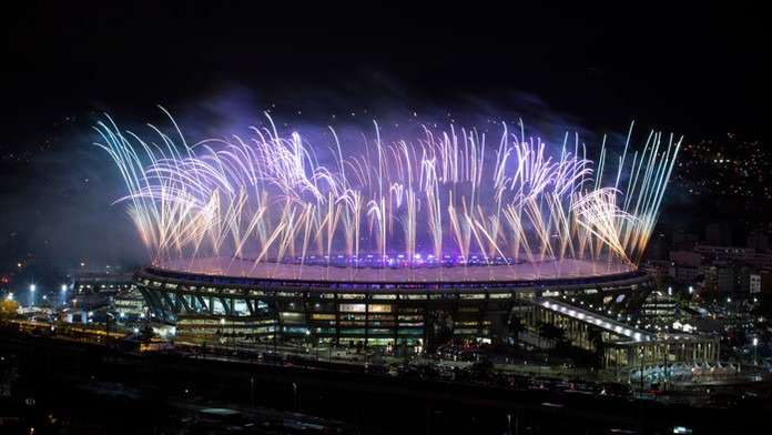 Záverečná šou v Riu vyvrcholila obrovským ohňostrojom.