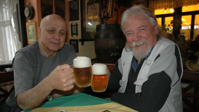 Zomrel Zdeněk Kňučík Navrátil (druhý zľava)