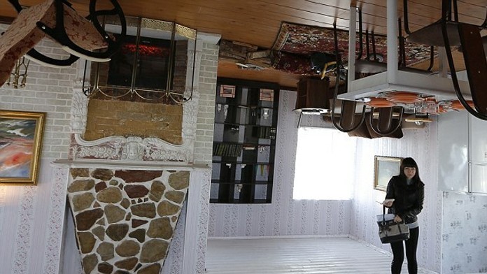 dom naopak titul.jpg