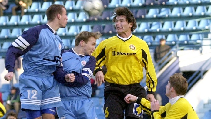 Polícia pátra po niekdajšom ligovom futbalistovi. Odišiel z miesta dopravnej nehody