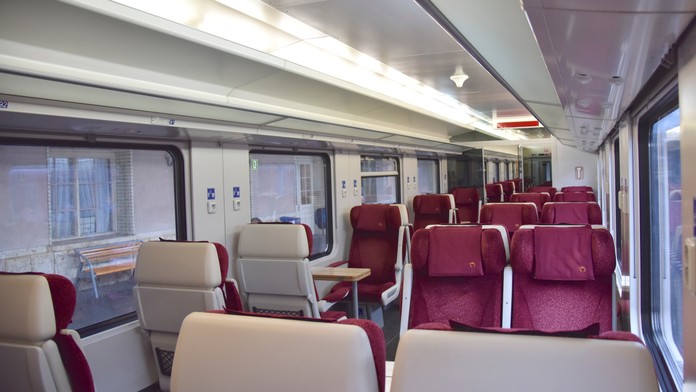 Interiér IC vlaku.