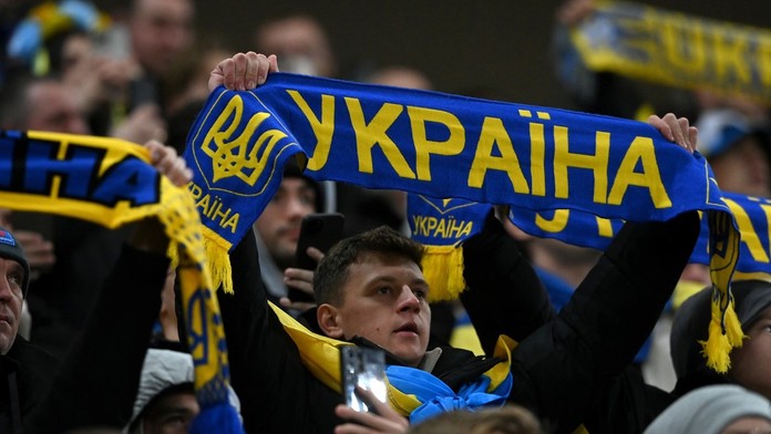 Horiaci Kremeľ a nemilé odkazy Putinovi. Rusov pobúrilo dianie na zápase Ukrajiny