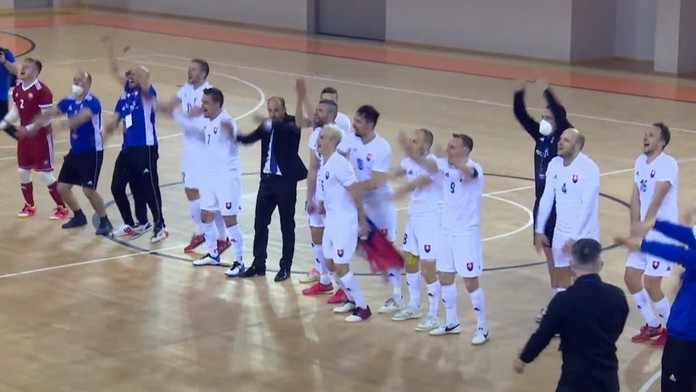 Slovenskí futsalisti sa radujú z postupu na ME 2022.