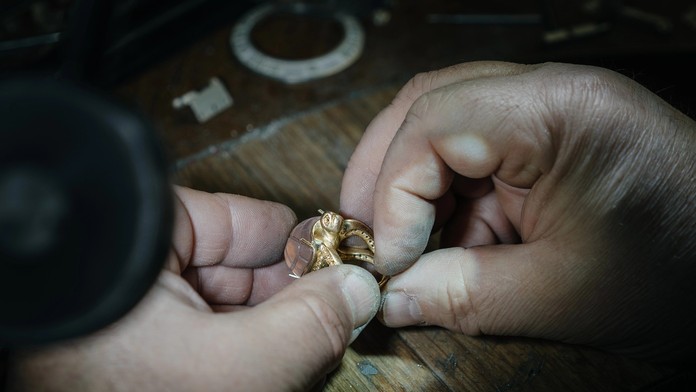 Diamantový prsteň.