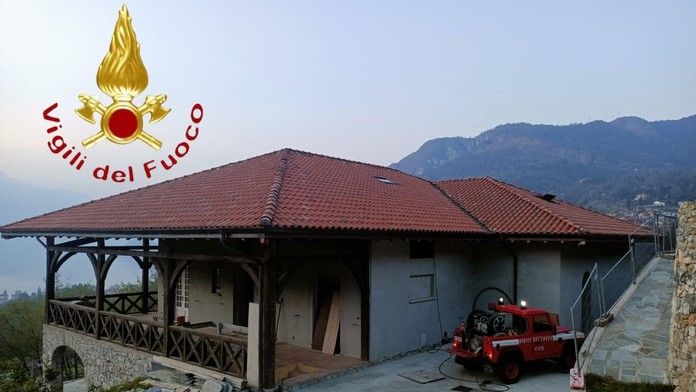 Talianski hasiči zlikvidovali požiar vo vile moderátora ruskej štátnej televízie