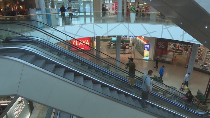 Voda dala zabrať aj obyvateľovi obce.