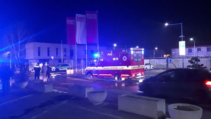 V bratislavskej Petržalke horí sklad alkoholom.