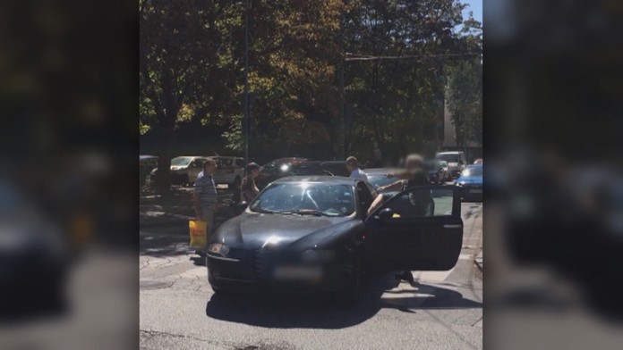 Útok sa stal v stredu popoludní na rušnej križovatke v centre Bratislavy. 