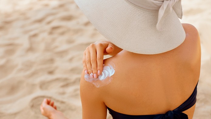 Opaľovací krém by sme nemali používať len pri vode. Toto je päť tipov, kedy a ako ho aplikovať