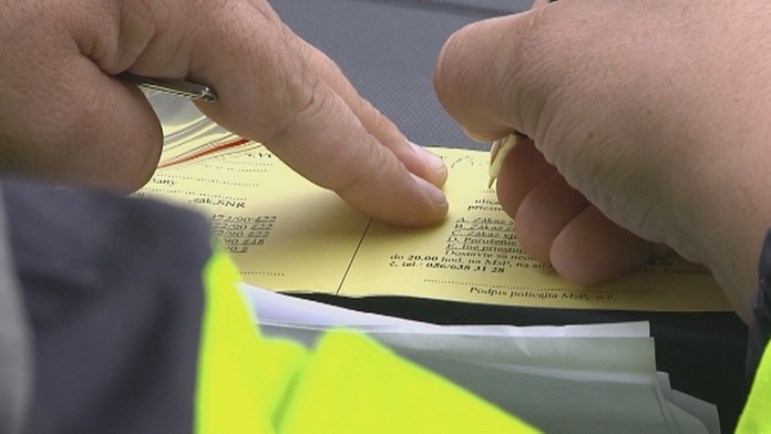 Policajný náčelník vypisoval falošné pokutové bloky.